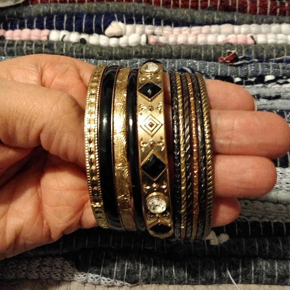 🍾HOST PICK🍾06/01/20 Set of 11 Vintage Bangles - Picture 9 of 13